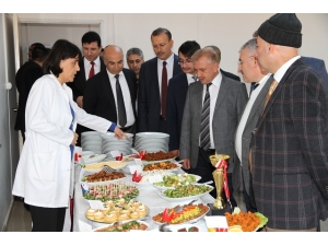 Üniversite Öğrencileri Final Notlarını Yemekle Yükseltti