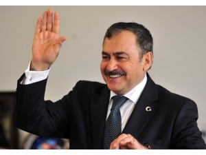 Bakan Eroğlu İle Haluk Levent Şeytan Sofrası’na Birlikte Ağaç Dikecek