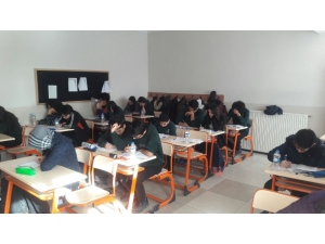 Kardelen Koleji’nde Deneme Sınavı Yapıldı