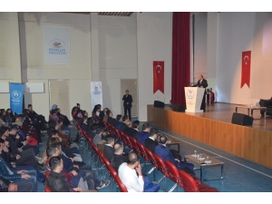 Başbakan Yardımcısı Işık, Gençlerle Buluştu