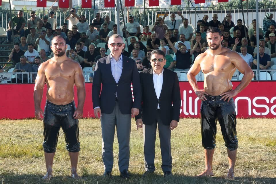 18-sekapark-altinkemer-yagli-guresleri-nde-baspehlivan-feyzullah-akturk-oldu