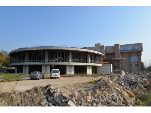 Uü’ye Dev Kütüphane