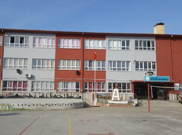 efeler-de-iki-okulun-binasi-bosaltildi