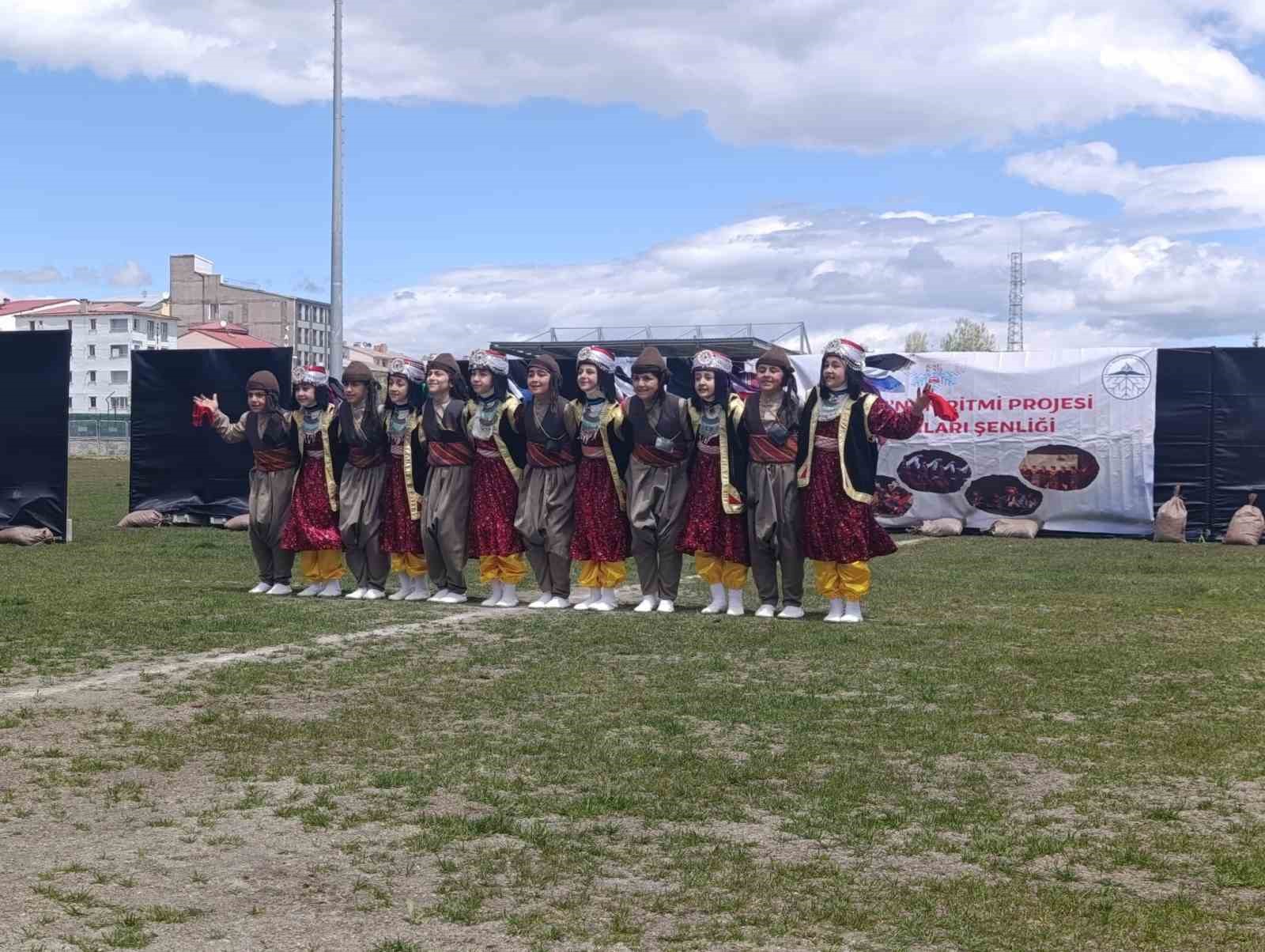 anadolu-nun-ritmi-kars-ta-yeniden-yankilandi