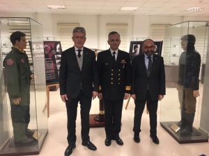 Başkan Üzülmez’den Tuğamiral Tok’a Ziyaret