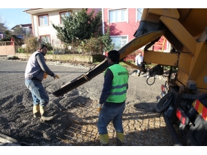 Başiskele’de Yolar Betonla Kaplanıyor