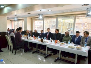 Vali Arslantaş, Erzincan Valiliği Kadrosunda Görevli Personellerle Biraraya Geldi