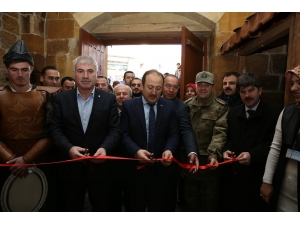 Vali Pehlivan, “81 İliz Hepimiz Biriz” Sergisi Açılışına Katıldı