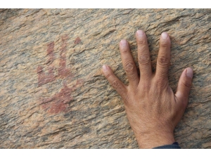 Madran Dağı’nda Yeni Kaya Resimleri Bulundu