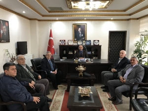 Kaymakam Öner, Hastane Yaptırma Derneği Yöneticilerini Kabul Etti