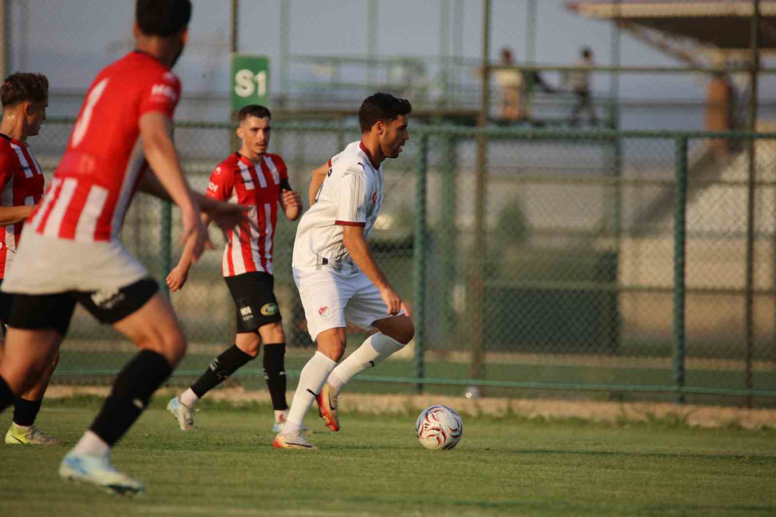 hazirlik-maci-elazigspor-2-ayvalikgucu-belediyespor-1