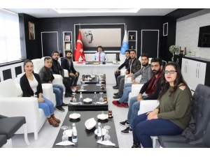 Ödüllerini Rektör Karacoşkun İle Paylaştılar