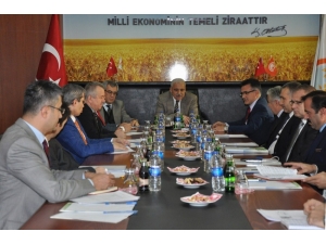 Vali Güvençer’den ’Organik Tarım Ve Jeotermal Seracılığa Odaklanmalıyız’ Çağrısı