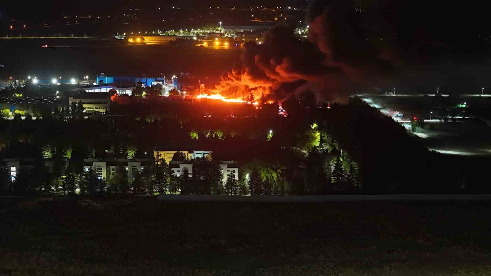 eskisehir-tei-deki-yangini-sondurme-calismalari-suruyor