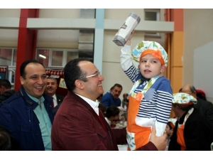 Tekden İlkokulu Öğrencileri Pazar Yeri Etkinliğinde Ticaret Öğreniyor