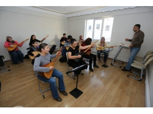 Odunpazarı’dan Bağlama Kursu