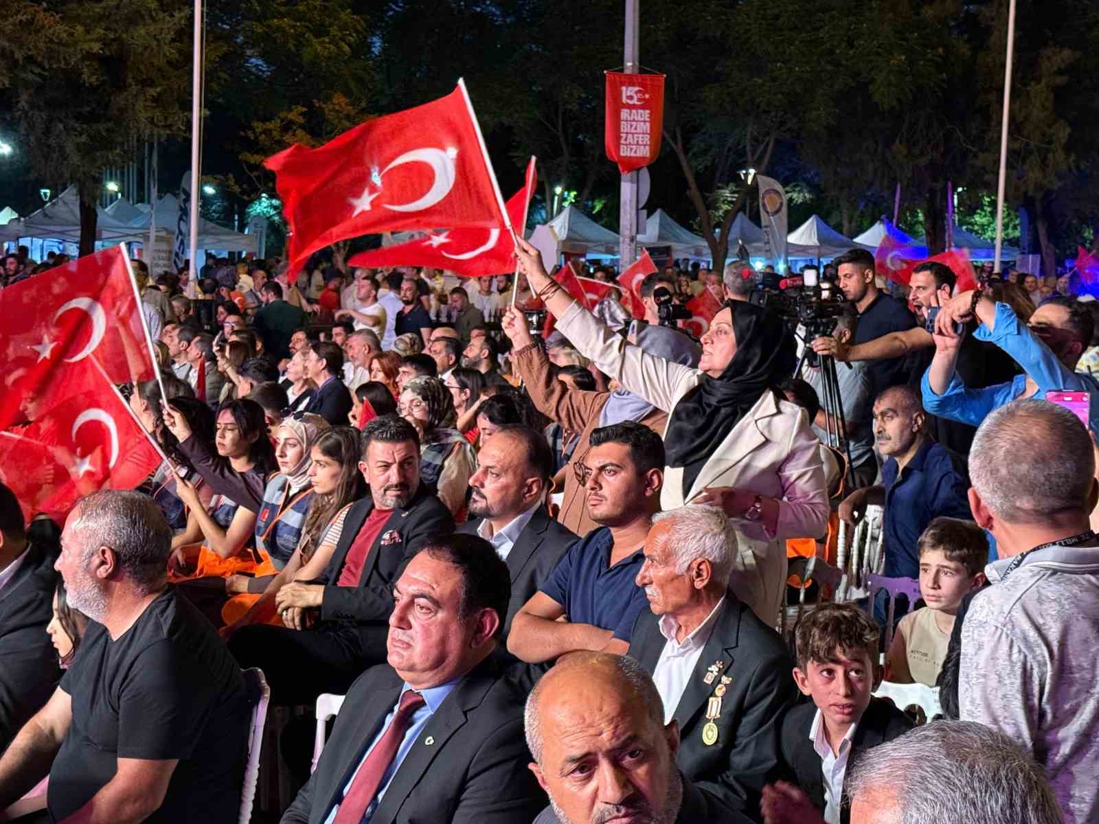 diyarbakir-da-15-temmuz-demokrasi-ve-milli-birlik-gunu-etkinlikleri-duzenlendi