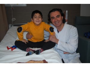 Görme Kaybı Yaşayan 5 Yaşındaki Çocuk Sağlığına Kavuştu