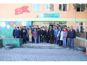 Niğde Belediye Başkanı Özkan’dan Engellilerin Okullarına Ziyaret