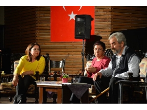 Öğretmenlerin Gösterisi Beğeni İle İzlendi