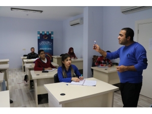 Engelliler İçin Yapılan E-kpss Kursuna Yoğun İlgi