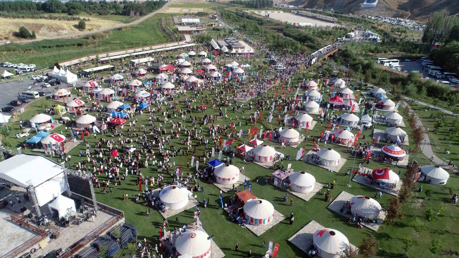 kahramanmaras-in-kulturel-zenginlikleri-ahlat-ta-dunyaya-tanitildi