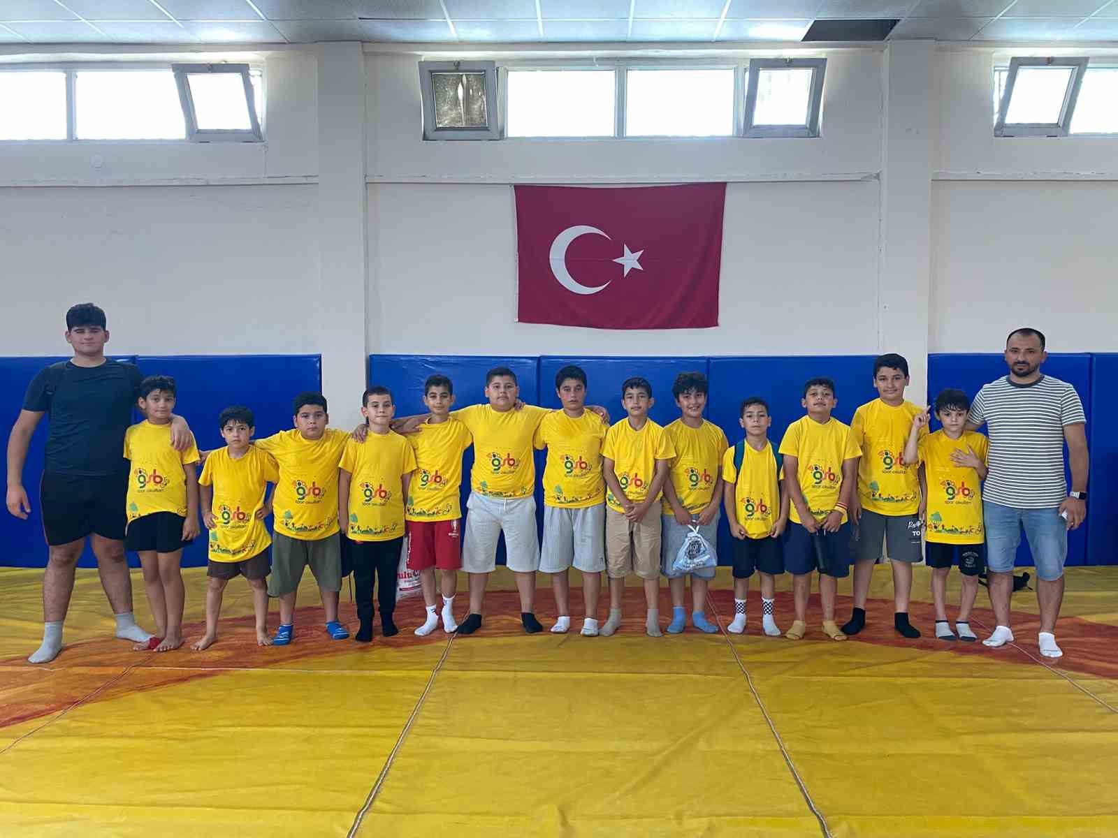 anamurlu-guresciler-turkiye-sampiyonasi-yolunda