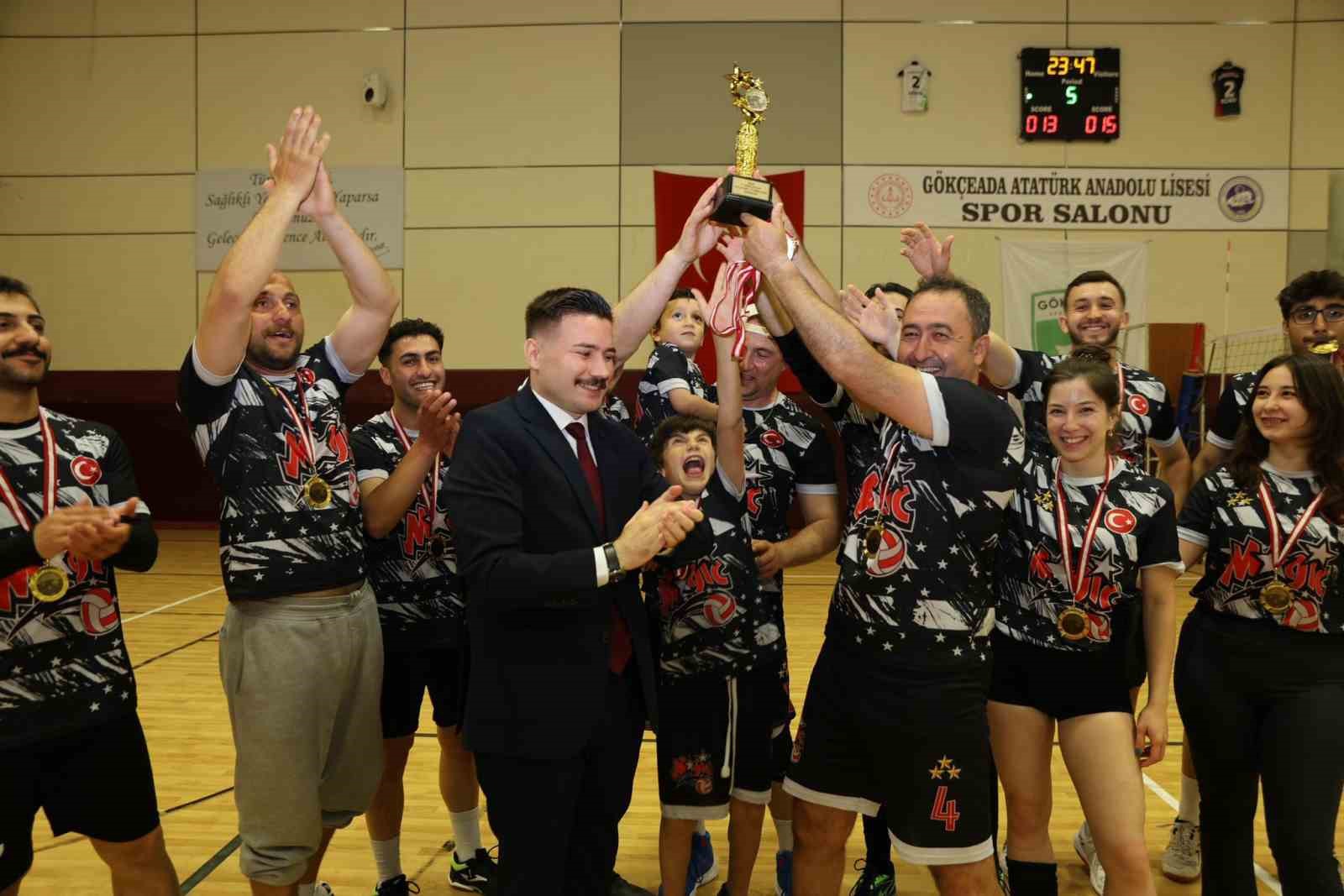gokceada-da-7-geleneksel-voleybol-turnuvasi-duzenlendi