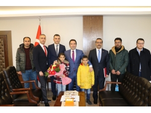 Vali Mantı, Suriyeli Çocuklarla Bir Araya Geldi