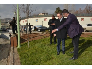 Hakkari Belediyesinden Yeşil Ve Dinleme Alanları