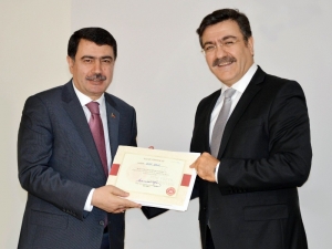 Uzlaştırmacı Eğitimini Tamamlayan İstanbul Valisi Şahin De Sertifikasını Aldı