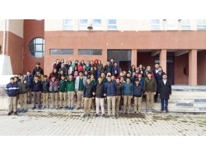 Öğrenciler Geleceği Kodluyor