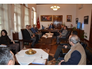 Edremit’te Tarıma Dayalı Süs Bitkileri/seracılık İhtisas Osb İçin Yol Haritası Belirlendi