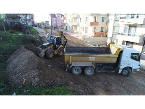 Başiskele’nin Yolları Yenilenmeye Devam Ediyor