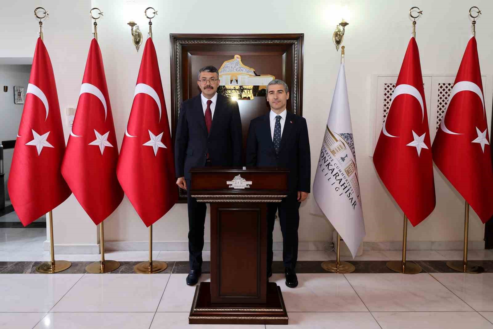 afyonkarahisar-da-kamu-kurumlari-arasindaki-koordinasyonun-guclendirilmesi-masaya-yatirildi