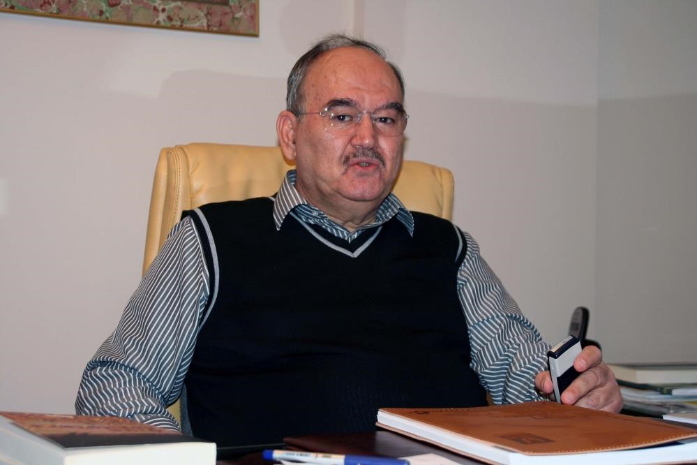 eski-izmir-buyuksehir-belediye-baskani-burhan-ozfatura-vefat-etti