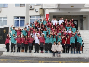 Bu Okulda 33 İkiz, Bir Üçüz Öğrenci Var