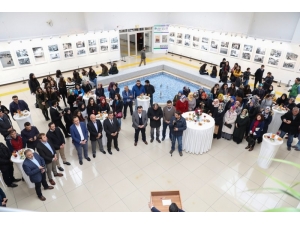 “Onun Arabası Var” Fotoğraf Sergisi Açıldı