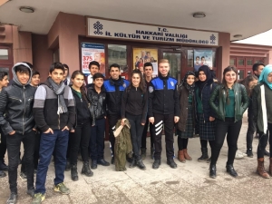 Hakkari’de Çocuklar İçin Sinema Etkinliği