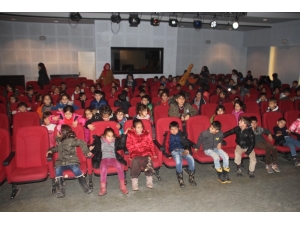 Malazgirtli Öğrencilerin Sinema Keyfi