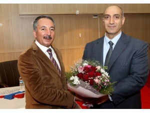 Aiçü’de Eğitim Fakültesi Dekanı Değişti