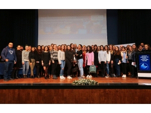 Üniversitelilere Dijital Reklam Eğitimi