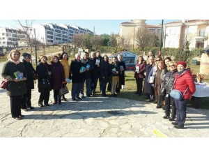 Chp’li Kadınlardan Parklara Kitaplık