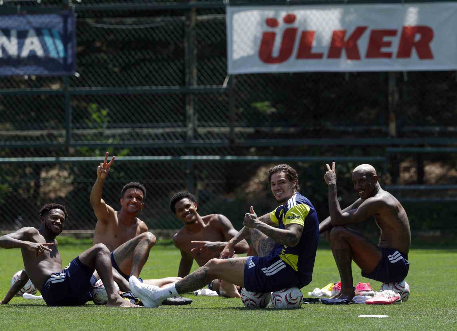 mason-greenwood-fenerbahce-de-ilk-antrenmanina-cikti