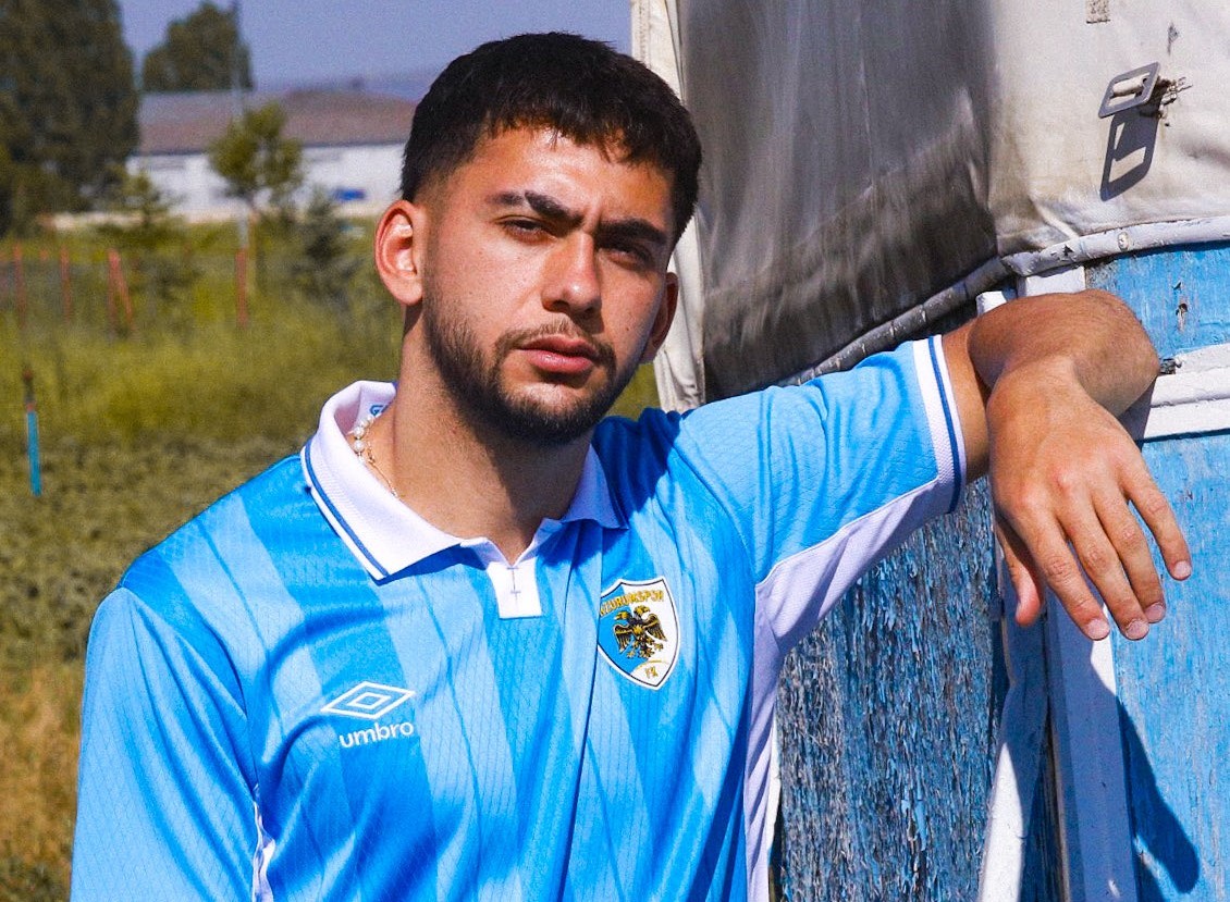erzurumspor-fk-yeni-sezonun-gokboru-formasini-tanitti
