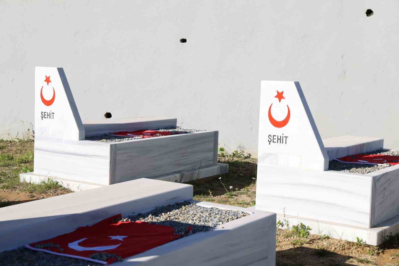baskan-genc-ten-harmantepe-sehitlerine-vefa