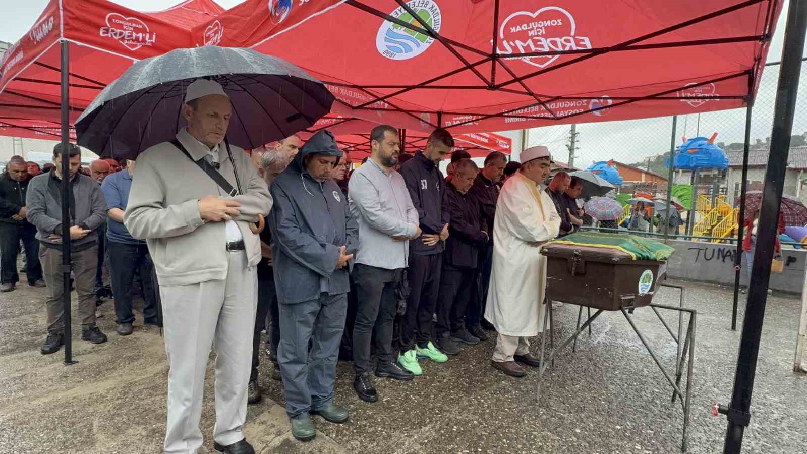 zonguldakli-denizci-kadir-kamilcelebi-son-yolculuguna-ugurlandi