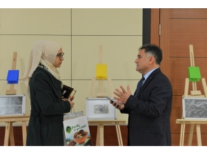 ‘Gözlerinizle Göremeyeceğiniz Dünyalara Yolculuk’ Fotoğraf Sergisi Açıldı