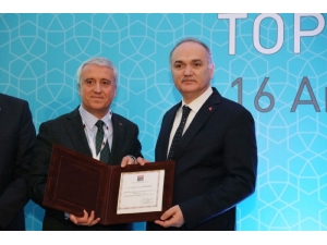 Rektör Gündoğan Tüba Üyelik Beratını Bakan Faruk Özlü’den Aldı