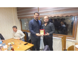 Tayini Çıkan Doktorlara Veda Yemeği